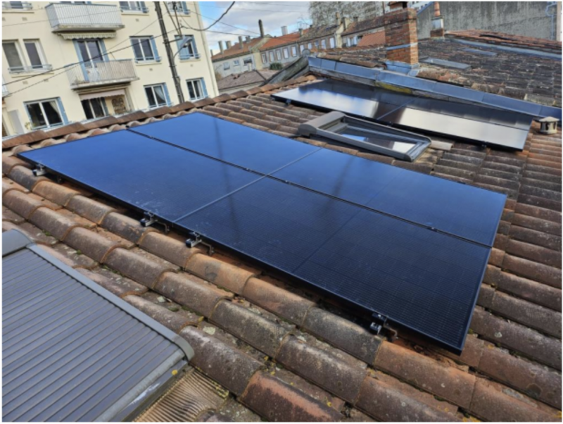 Chantier panneaux solaires à Toulouse (31) - 3kWh en auto-consommation et revente