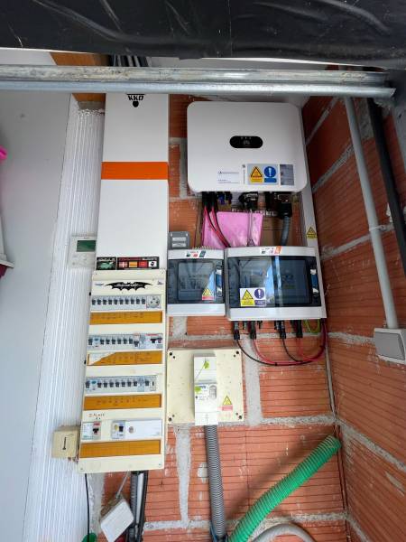 Chantier pour une centrale solaire de 7,5kWc de puissance et installation d’un EMS EMMA Huawei pour ce beau projet photovoltaïque à Toulouse (31)