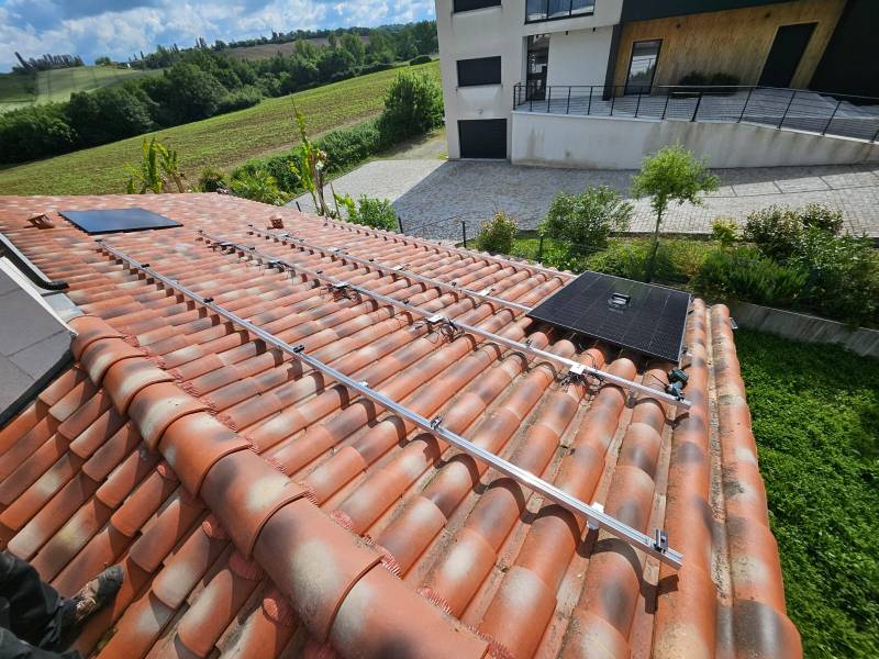 Découvrez cette double centrale solaire DualSun/Huawei pour l’auto-consommation et la revente du surplus de production photovoltaïque à côté de Toulouse (31)