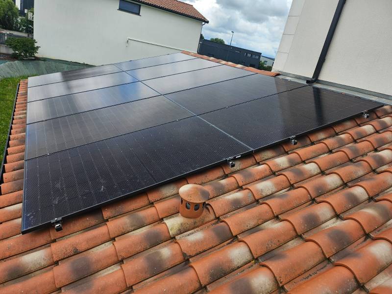 Découvrez cette double centrale solaire DualSun/Huawei pour l’auto-consommation et la revente du surplus de production photovoltaïque à côté de Albi (81)