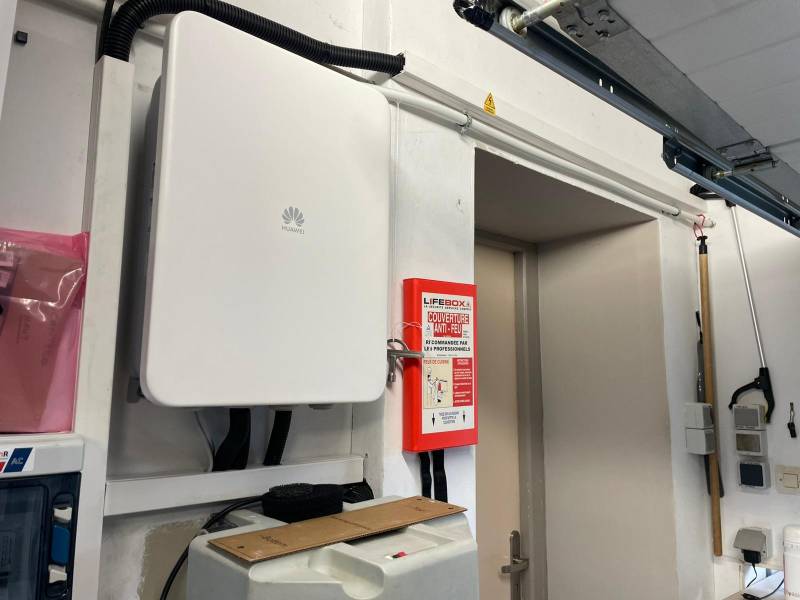 Paramètres batterie solaire autour de Toulouse (31) : notre guide pour les batteries Huawei et pour les systèmes de stockage Enphase Energy System