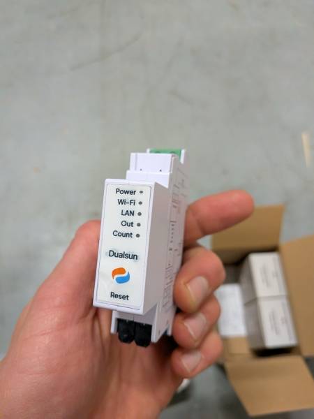 Chantier solaire à Tournefeuille (31) : découvrez cette installation TVA taux réduite 5% avec les panneaux solaires Voltec et leur Flashbox Dualsun 