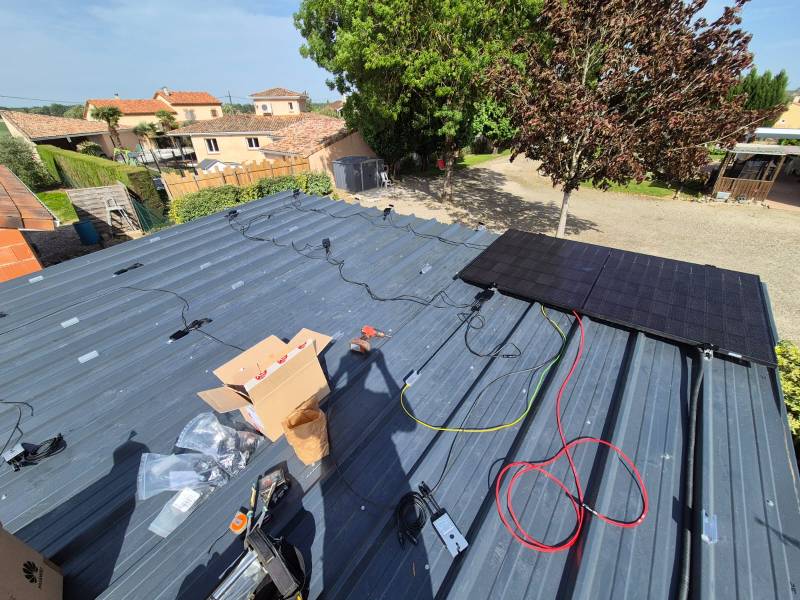 Cette installation solaire dotée d’un SmartGuard et de l’EMS EMMA de Huawei Fusion Solar est complètement autonome à Aleu (09) ?